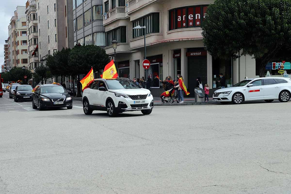 Fotos: Imágenes de la caravana de Vox en Burgos