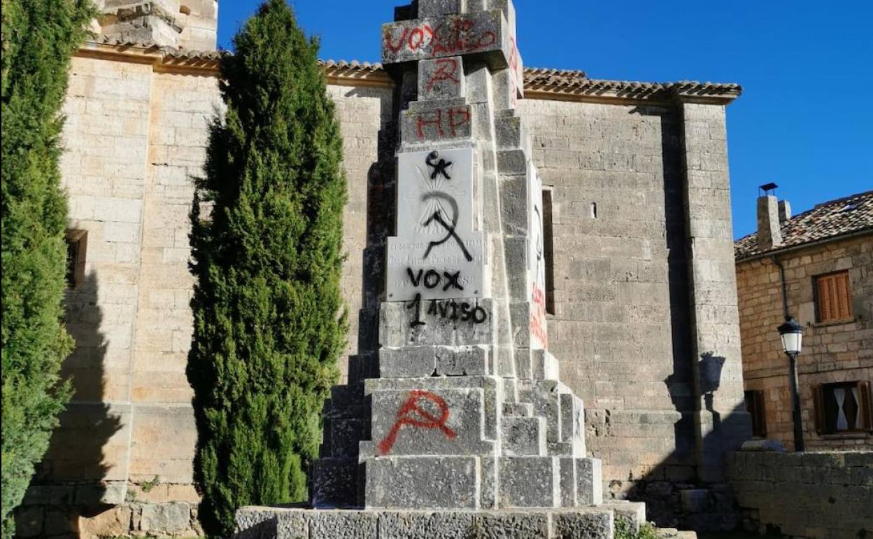 Pintadas aparecidas esta mañana en Sasamón.