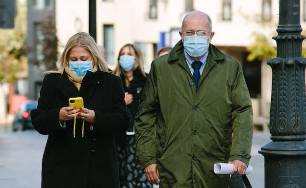 Igea reconoce falta de médicos para ampliar las camas UCI en Castilla y León