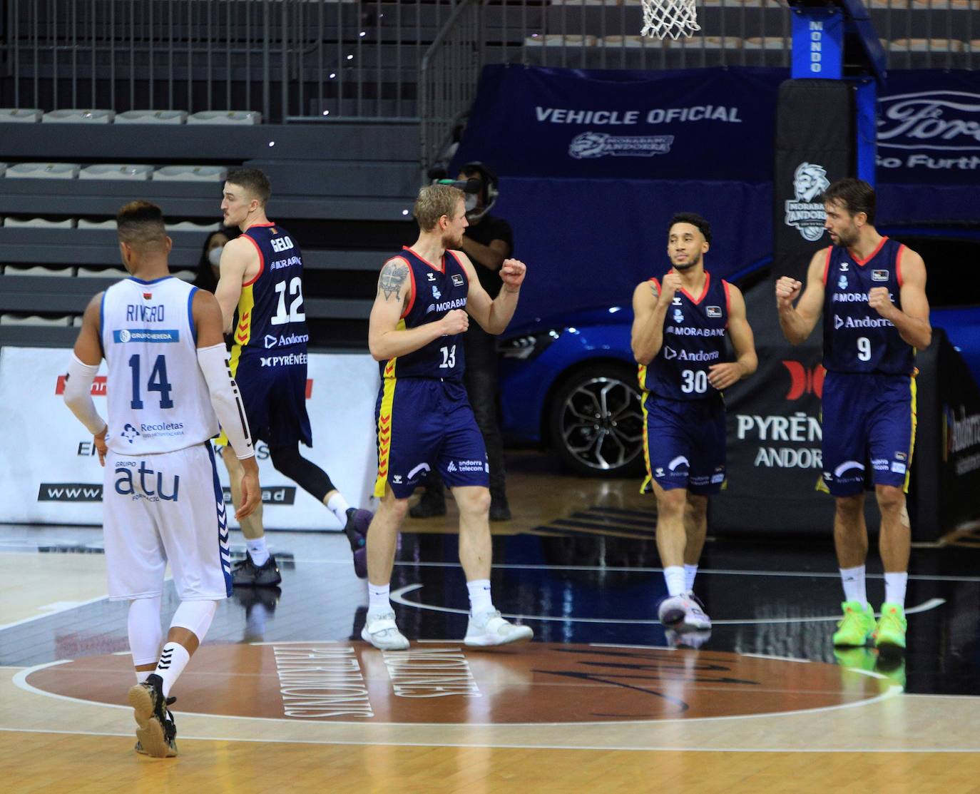 Fotos: El Hereda San Pablo cae ante el MoraBanc Andorra