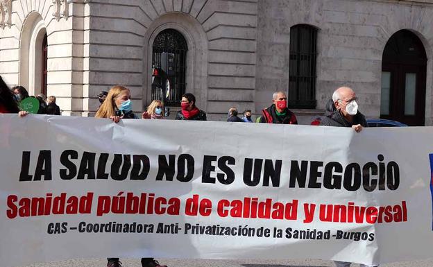 Los burgaleses alzan la voz contra los intentos de convertir la salud en un «negocio»