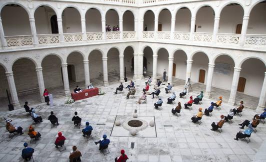 La Universidad de Valladolid (en la imagen, acto inaugural de este año académico) acogerá un curso de verano y un congreso monográfico sobre el escritor. 