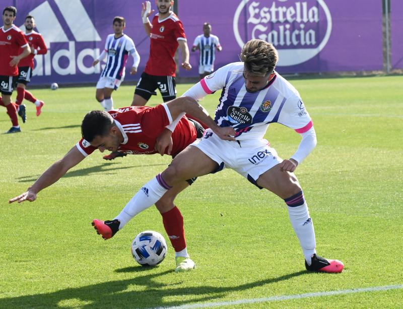 Fotos: El Real Valladolid B - Burgos CF, en imágenes