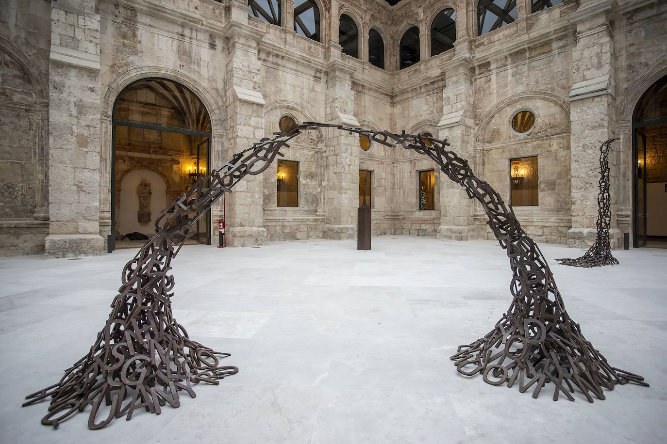 Fotos: El monasterio de San Juan acoge la quinta edición de Librarte, la Feria del Libro de Artista de Castilla y León