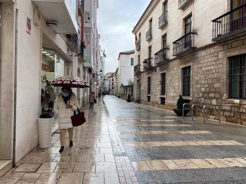 Fotos: La lluvia marca el primer día de confinamiento en Burgos