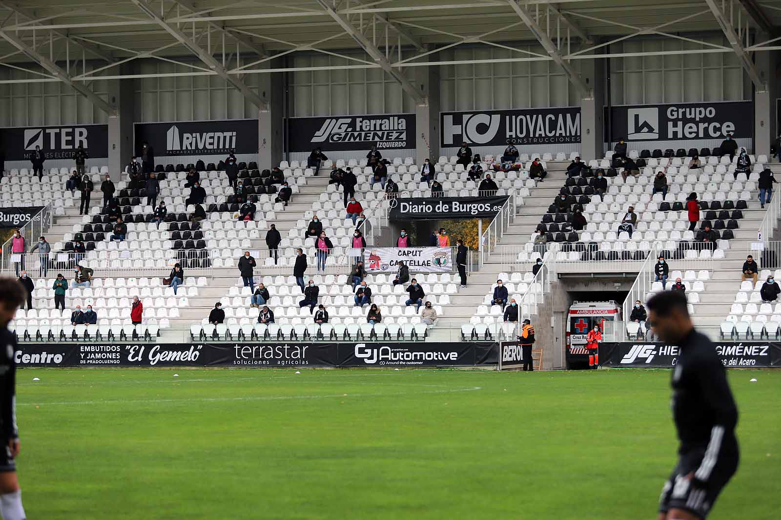 Alrededor de 800 personas vieron el encuentro entre el Burgos C. F. y el Sporting B.