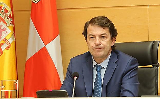 Mañueco ve «demasiado largo» un estado de alarma de seis meses y apuesta por revisarlo antes de Navidad