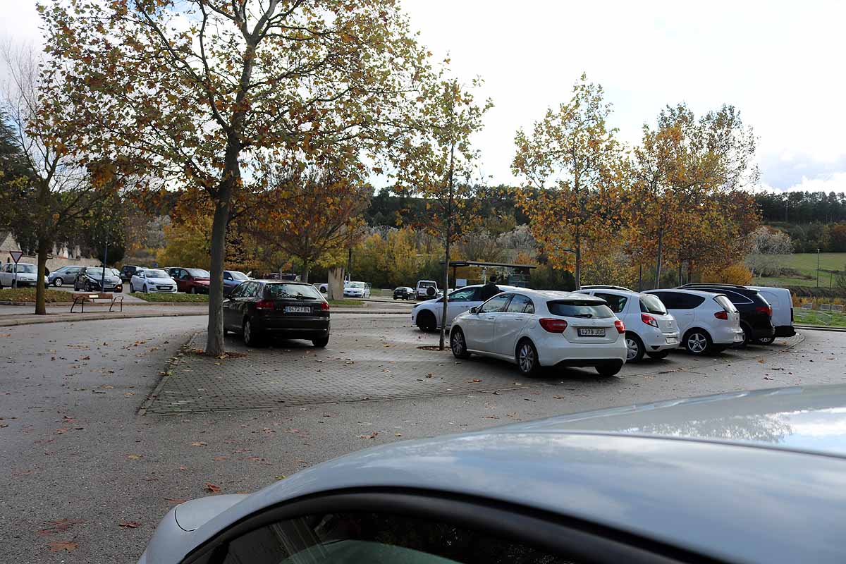 Los burgaleses han adelantado la limpieza de tumbas y la entrega de flores para evitar las restricciones del Día de Todos los Santos. 