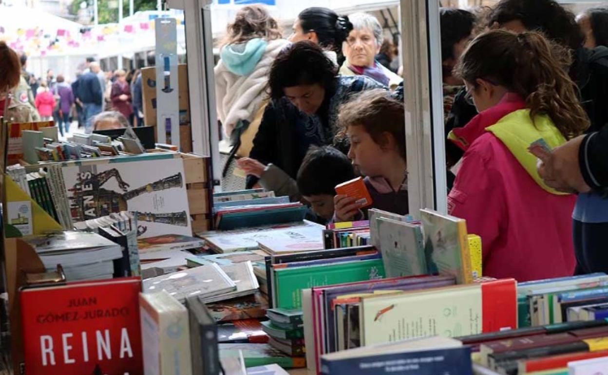 Feria del Libro del 2019 en el paseo del Espolón de Burgos. 