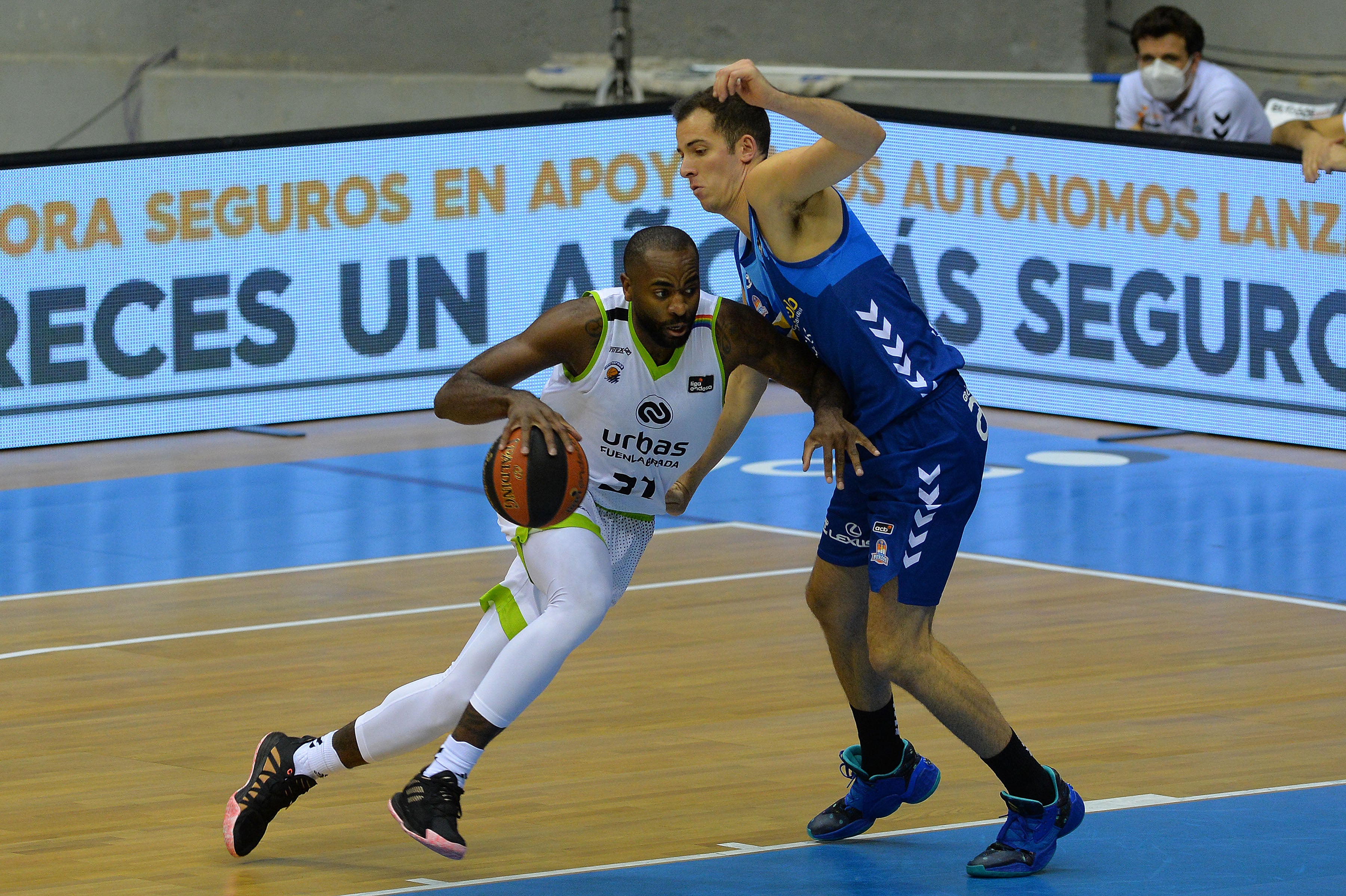 Fotos: El Hereda San Pablo cae ante Fuenlabrada en un partido plagado de bajas