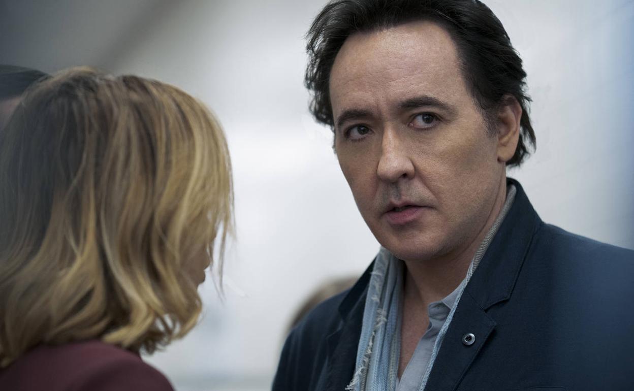 John Cusack, en una de las secuencias de la serie televisiva Utopía. 