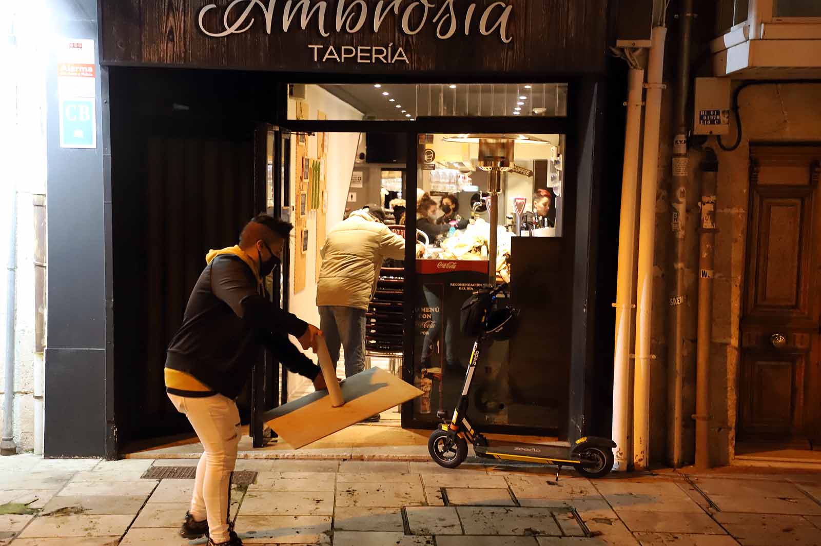 Fotos: La hostelería burgalesa echa la persiana durante al menos dos semanas