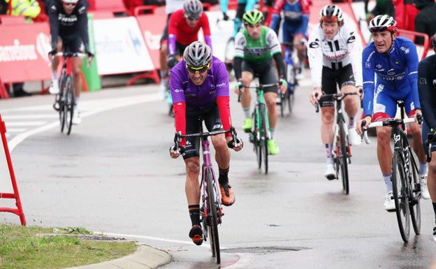 Jesús Ezquerra, 12º en la meta de Sanabria. 