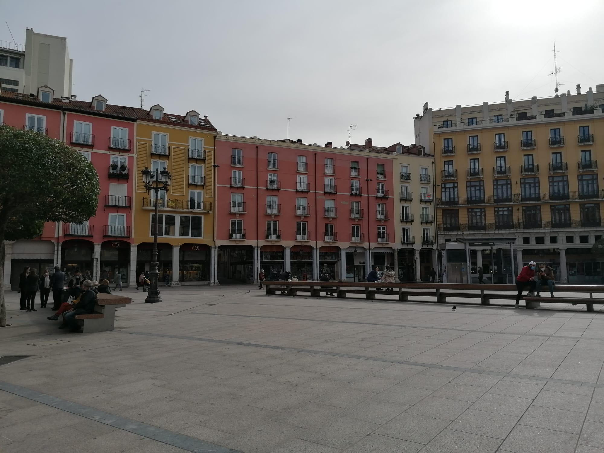 Fotos: El cierre de la hostelería deja vacíos en las calles y comandas para llevar