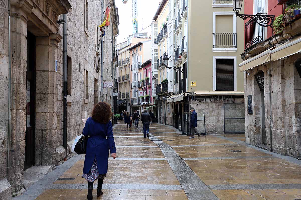 Fotos: Las compras y los paseos de mañana llegan las calles de Burgos un sábado sin hostelería