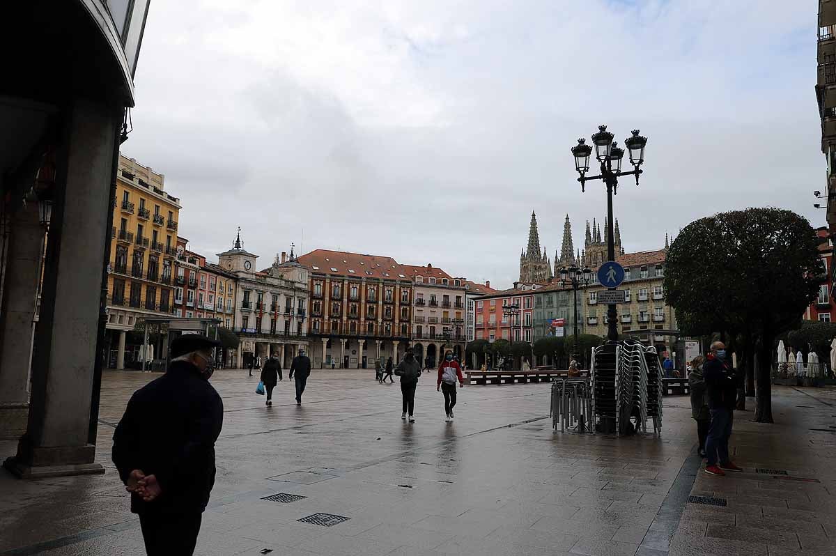 Fotos: Las compras y los paseos de mañana llegan las calles de Burgos un sábado sin hostelería