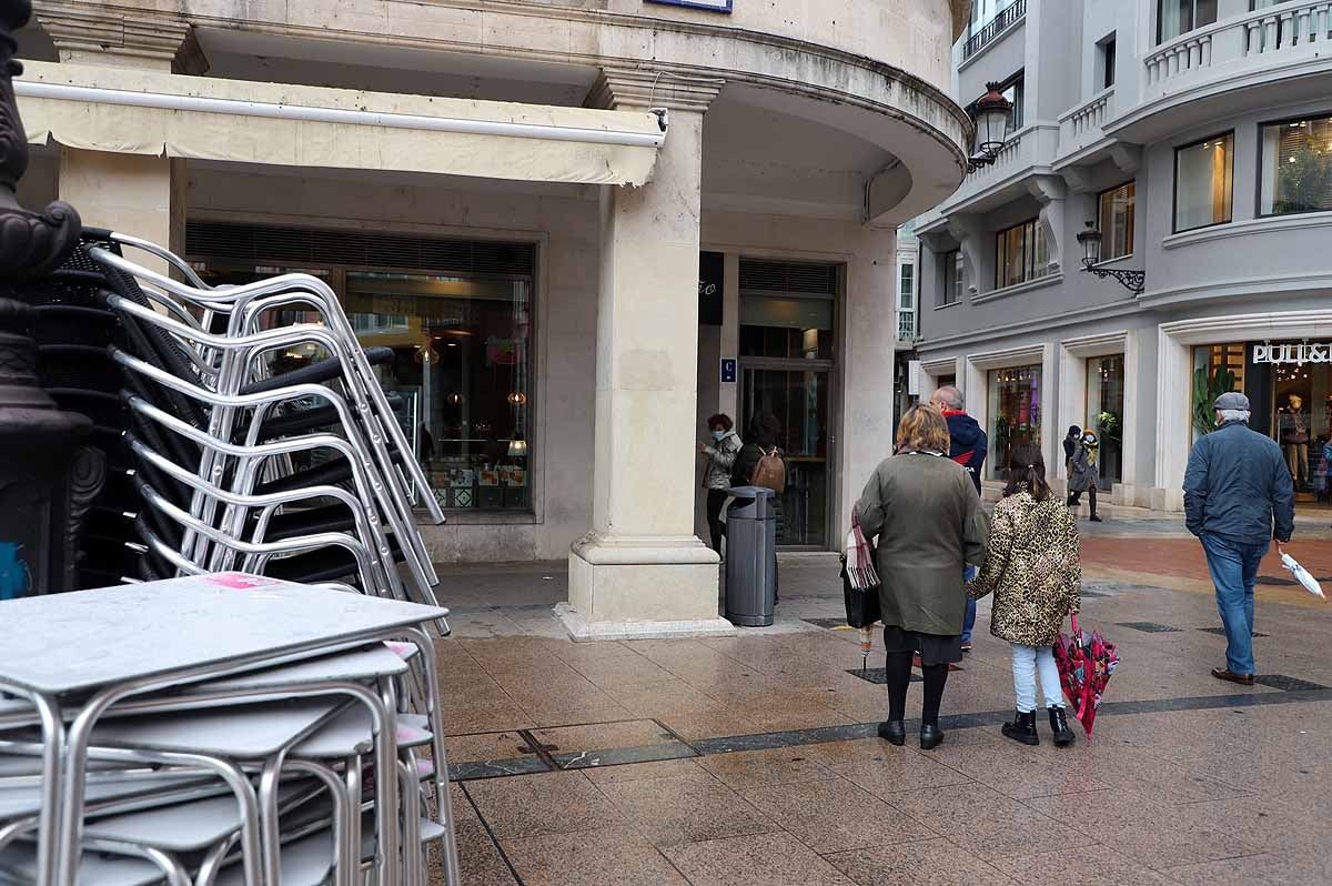 Fotos: Las compras y los paseos de mañana llegan las calles de Burgos un sábado sin hostelería