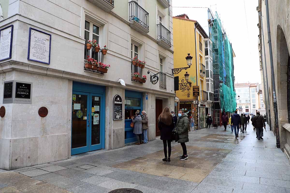 Fotos: Las compras y los paseos de mañana llegan las calles de Burgos un sábado sin hostelería