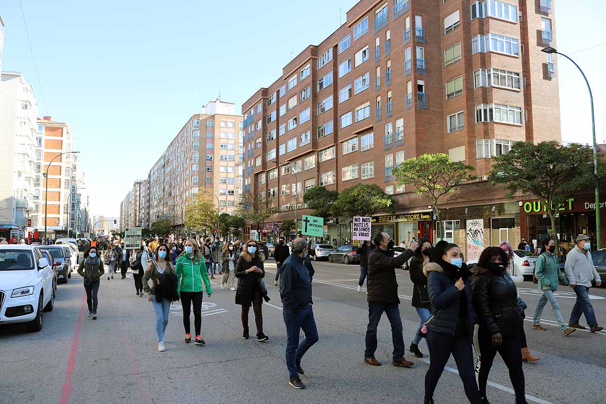 Fotos: La hostelería muestra su indignación por las calles de Burgos