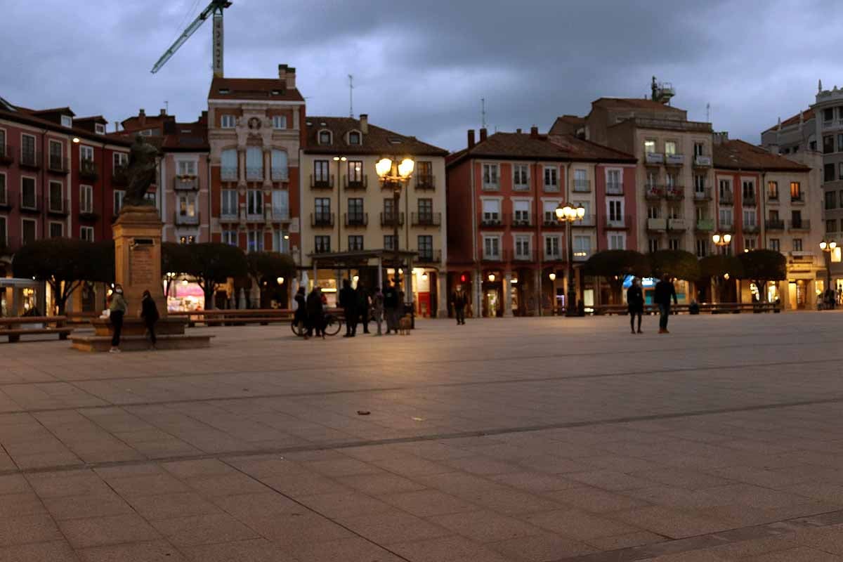 Fotos: Los burgaleses asumen las nuevas restricciones entre la comprensión y el desconcierto