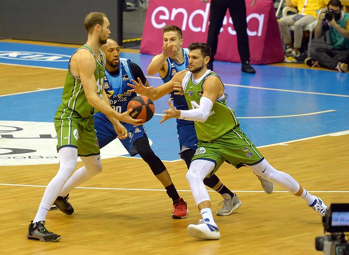 Los de Peñarroya suman la séptima victoria de la temporada ante los madrileños.