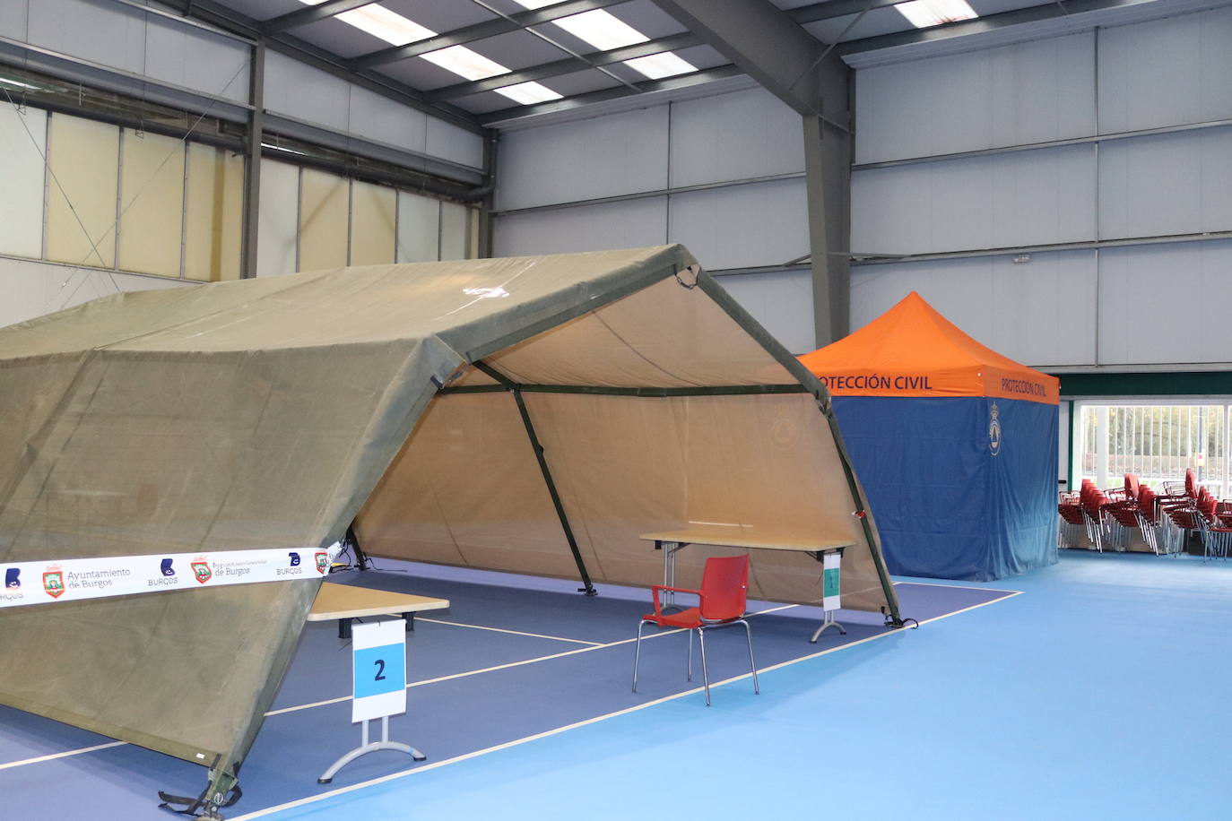 Fotos: Las pistas de tenis de El Plantío acogen las carpas del cribado en Burgos