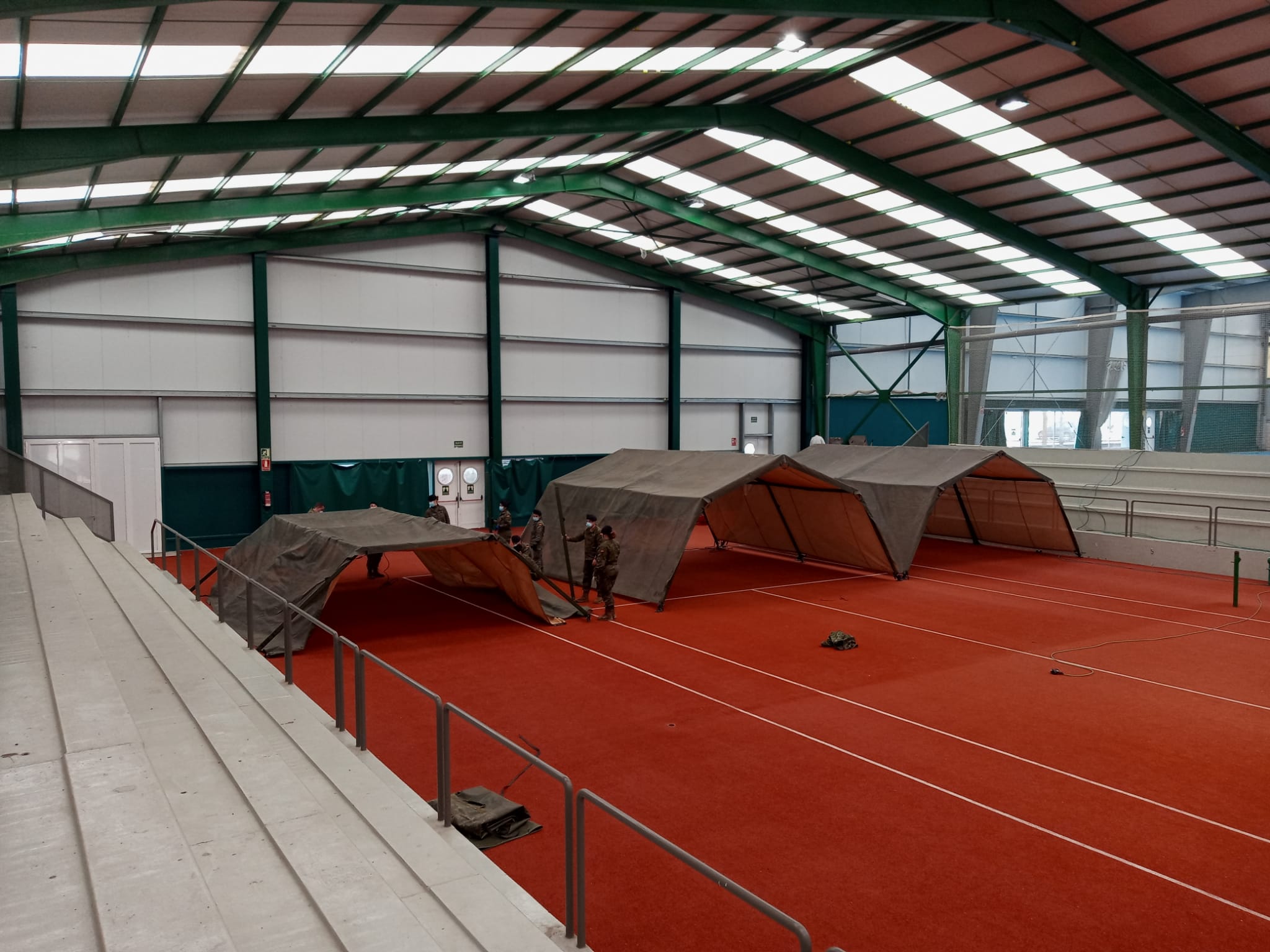 Fotos: Las pistas de tenis de El Plantío acogen las carpas del cribado en Burgos