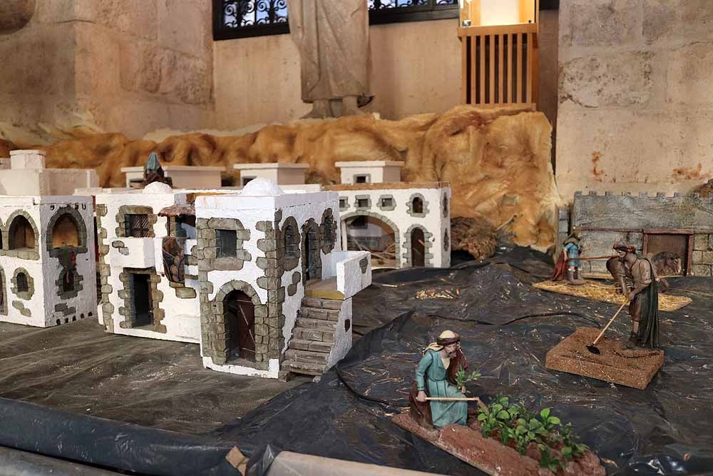 Fotos: El Belén de la Catedral de Burgos se prepara para una edición en reducido por la covid-19