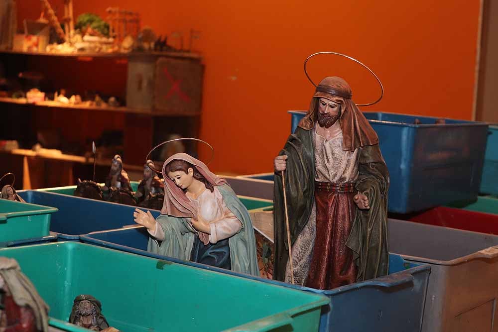 Fotos: El Belén de la Catedral de Burgos se prepara para una edición en reducido por la covid-19