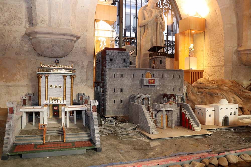 Fotos: El Belén de la Catedral de Burgos se prepara para una edición en reducido por la covid-19