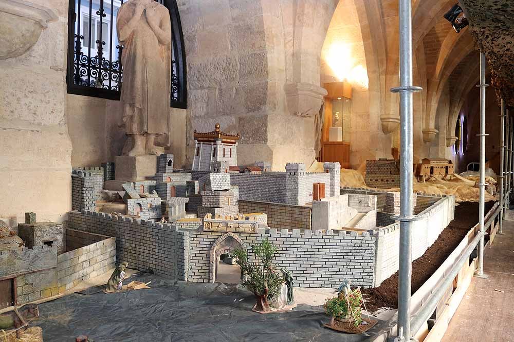 Fotos: El Belén de la Catedral de Burgos se prepara para una edición en reducido por la covid-19