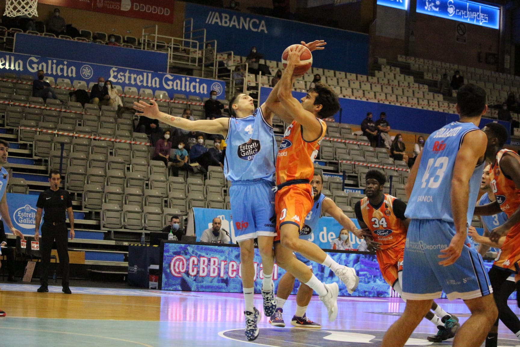 Fotos: El Tizona cae ante el Leche Río Breogán