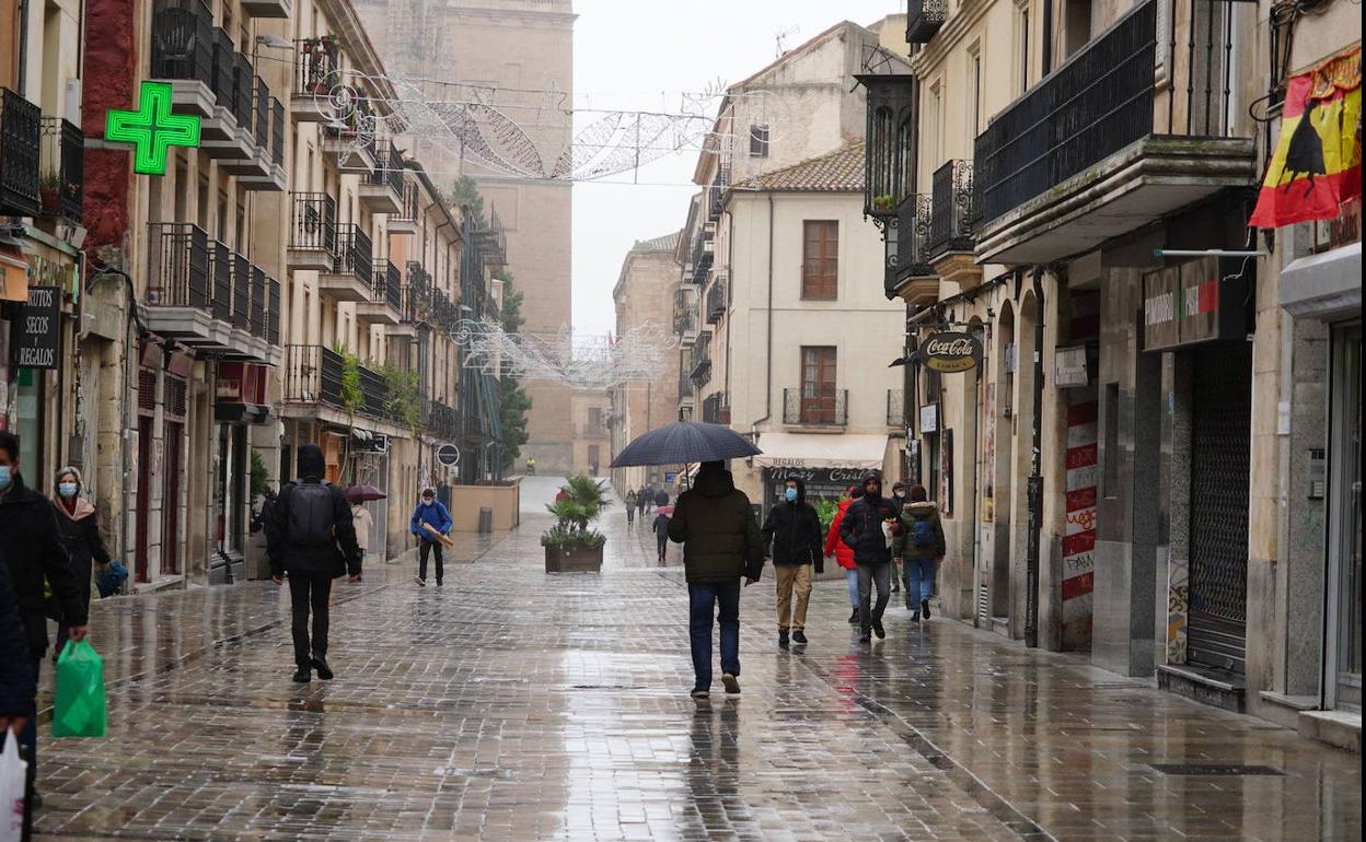 Lluvia en la ciudad de Salamanca.