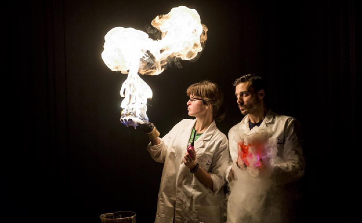 Big Van Ciencia presentó el espectáculo 'Clowtifics en el Laboratorioelmundorio'.