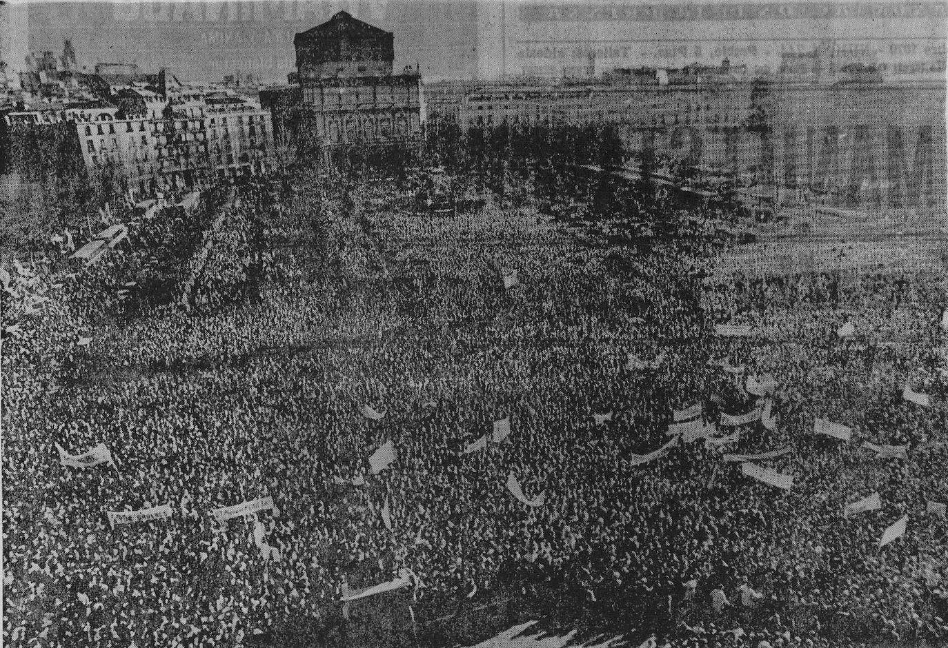 Manifestación en la Plaza de Oriente, el 17 de diciembre de 1970, contra los acusados.