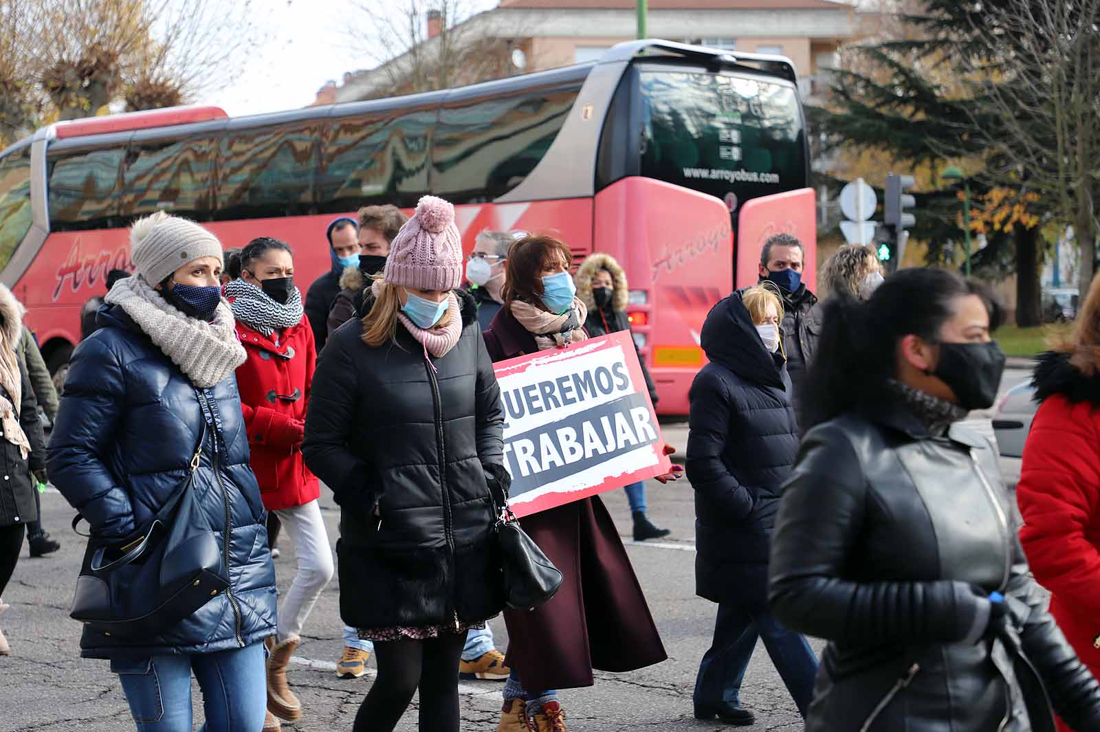 Fotos: Un millar de hosteleros sale a la calle para reclamar la apertura de sus locales