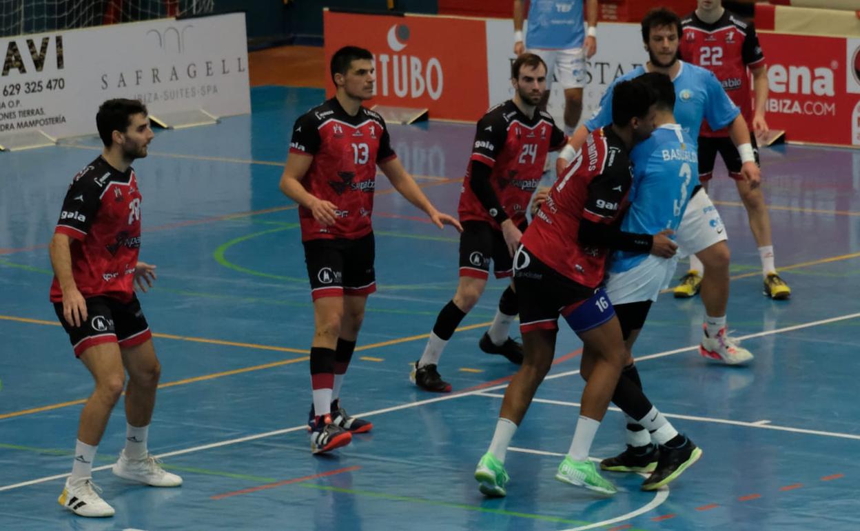 Trabajada victoria del UBU San Pablo en Ibiza