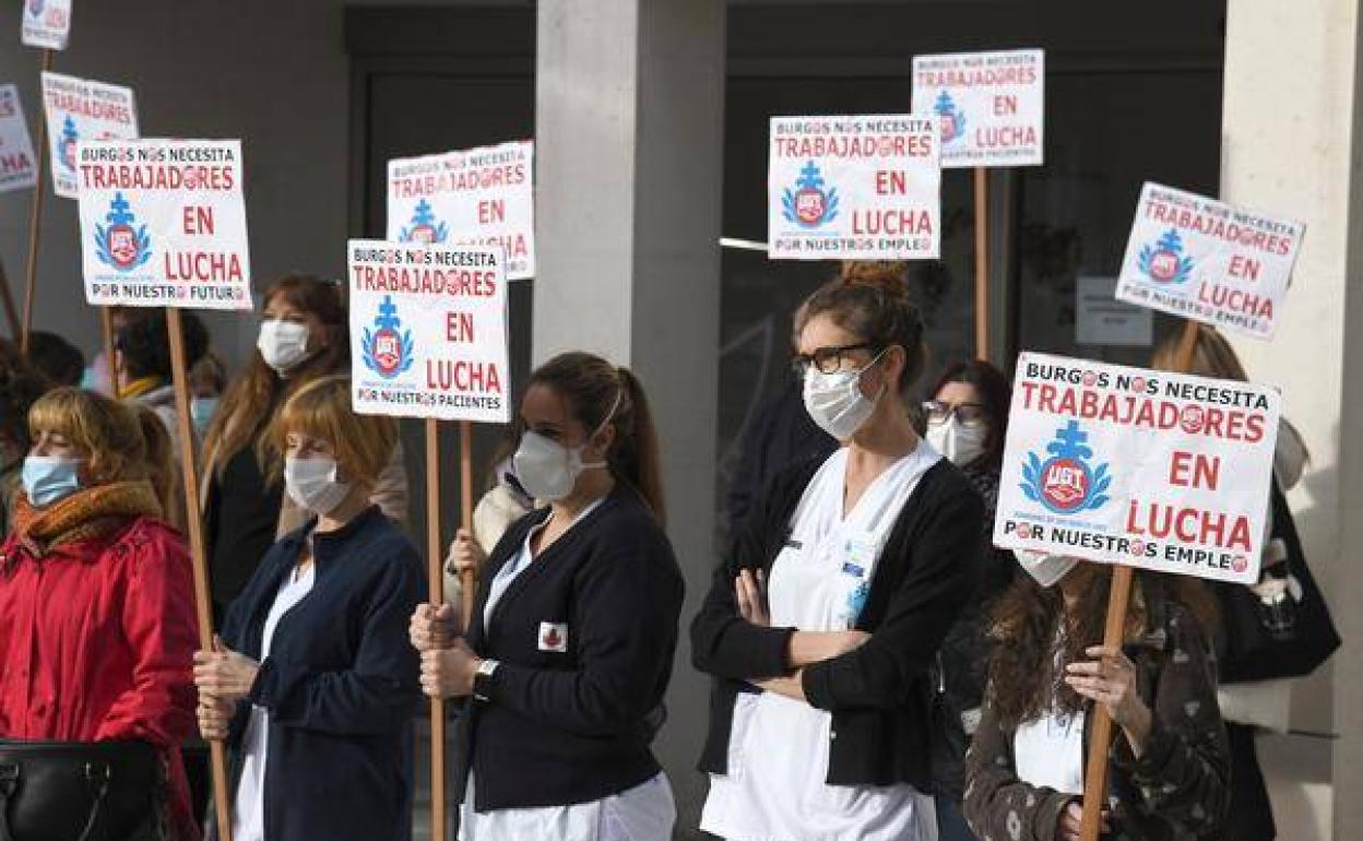 Concentración de los trabajadores del Hospital San Juan de Dios de Burgos