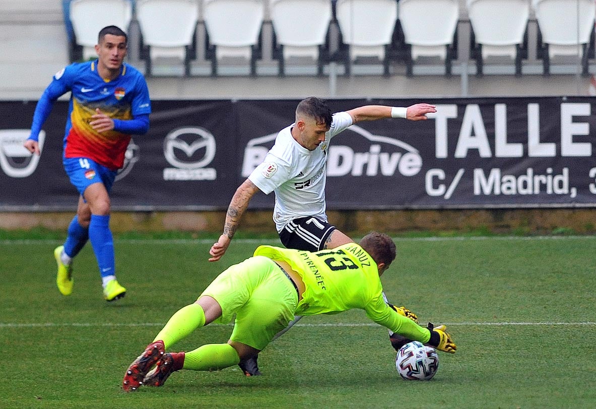 Fotos: El Burgos CF se apunta a la Copa