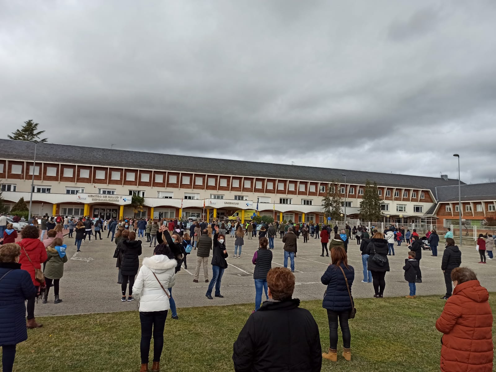 Fotos: Manifestación en Villarcayo en defensa del centro de especialidades