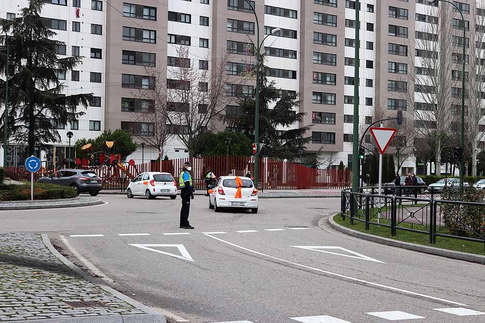 Fotos: Una caravana de coches contra la Ley Celaá recorre las calles de Burgos