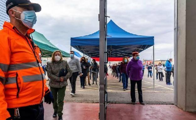 Sanidad pide a la población de Aranda y Miranda que «extreme» las precauciones ante la covid