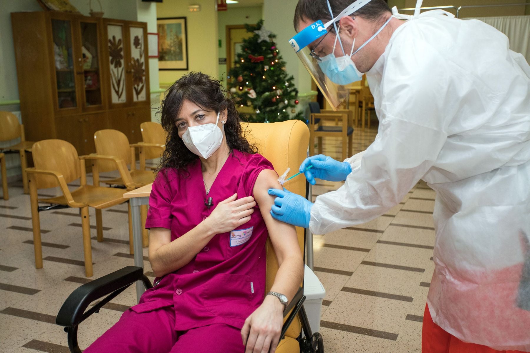 Fotos: Primera vacunación contra la covid en Burgos