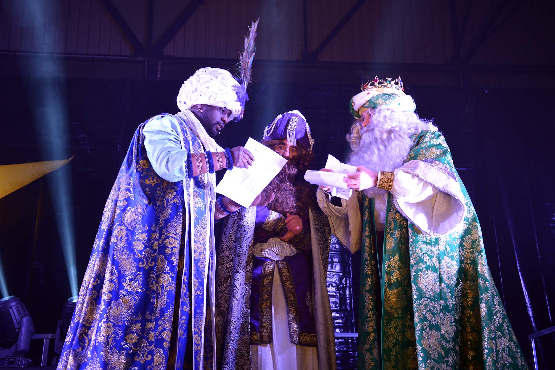 Fotos: Los Reyes Magos visitan Burgos a pesar de la pandemia