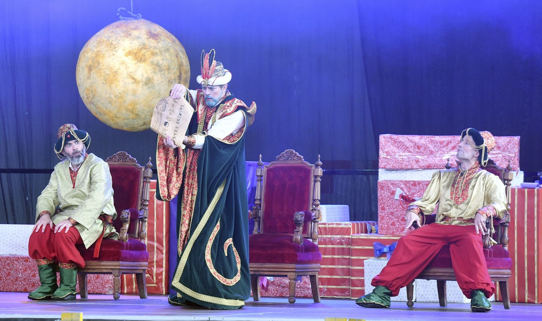 Fotos: Los Reyes Magos visitan Burgos a pesar de la pandemia