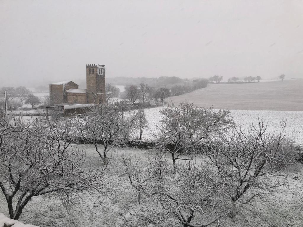 La nieve está dejando estampas espectaculares en la provincia, como esta de Extramiana. 