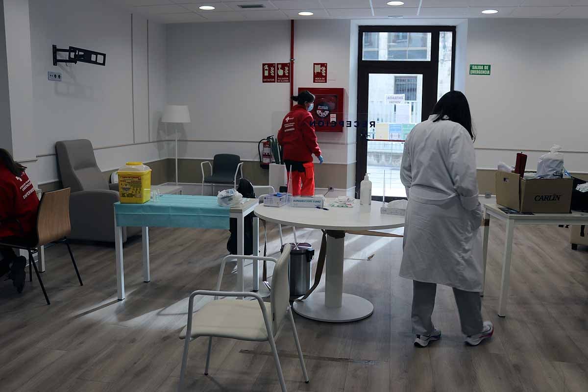 Jornada de vacunación contra la covid-19 en la residencia Clece Vitam de Burgos. 