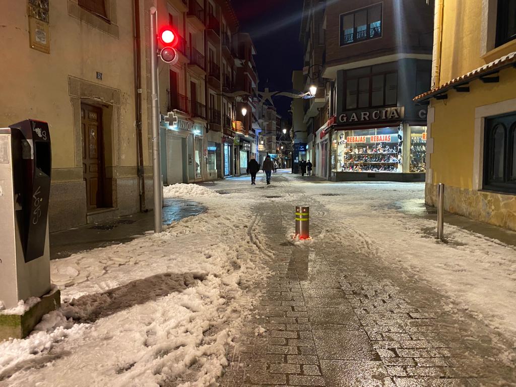 Fotos: Aranda mantiene nieve en las calles tras el paso de Filomena