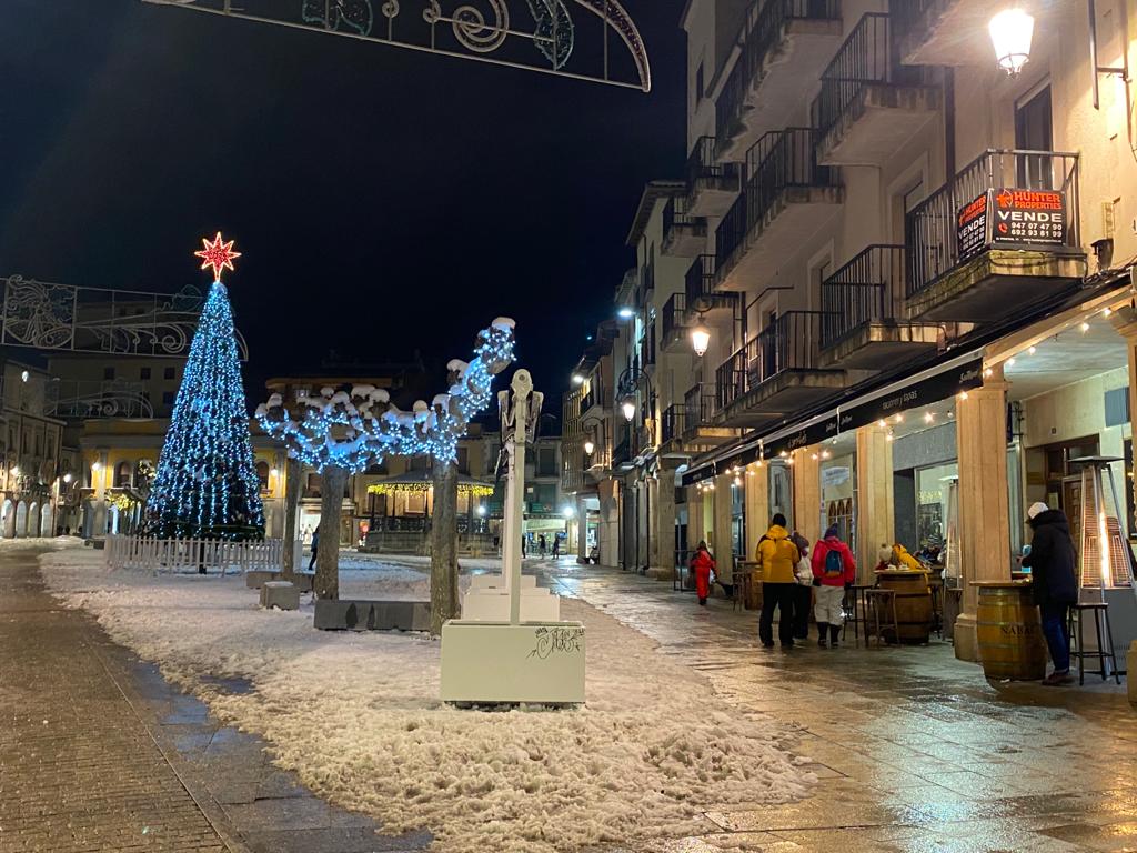 Fotos: Aranda mantiene nieve en las calles tras el paso de Filomena