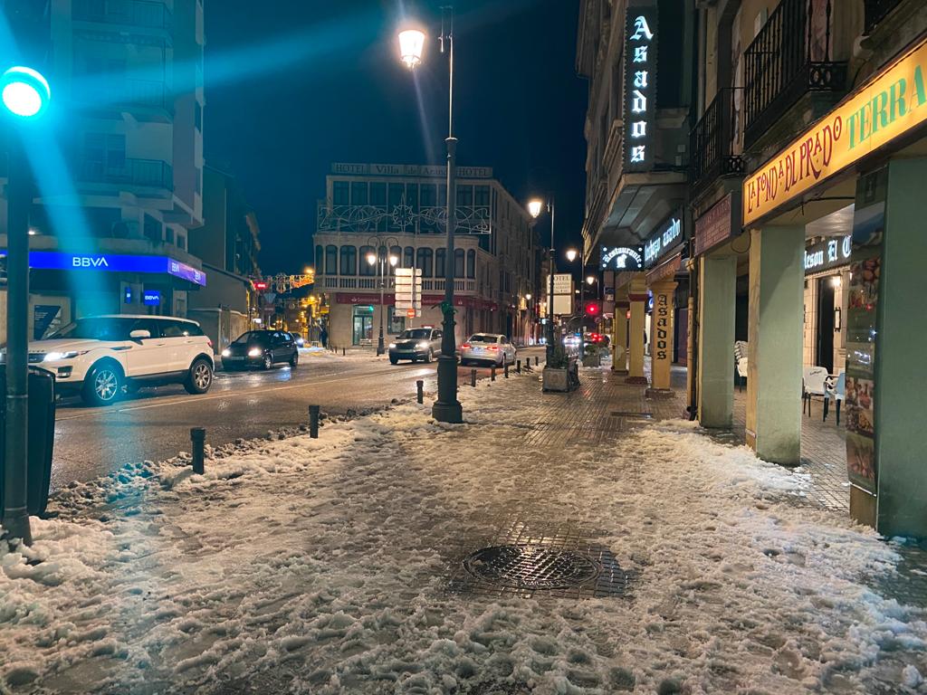 Fotos: Aranda mantiene nieve en las calles tras el paso de Filomena